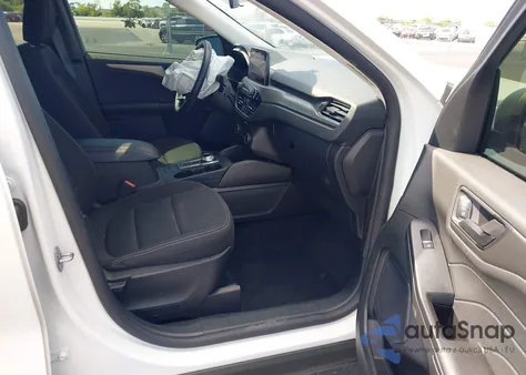 2024 Ford Escape Active z USA, uszkodzony, nr VIN 1FMCU0GNXRUB11840